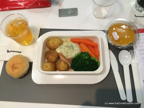 qantas new economy class meals