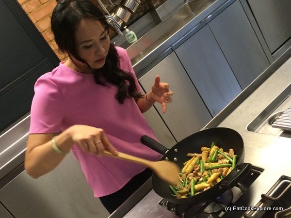 Amoy Ching He Huang stir frying noodles