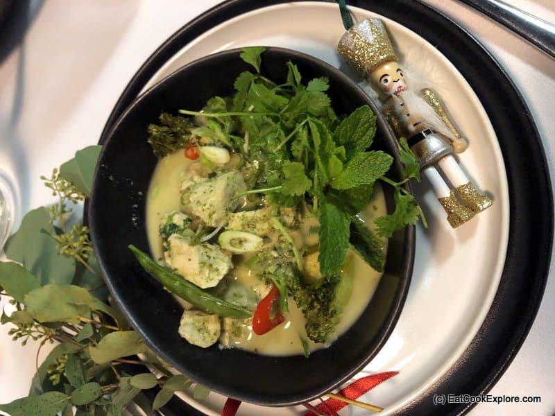 Leftover turkey Thai green curry