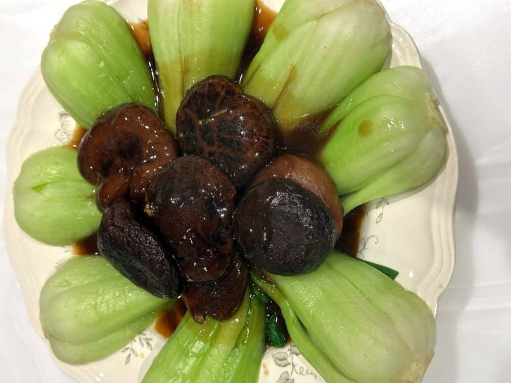 Braised mushrooms with pak choy