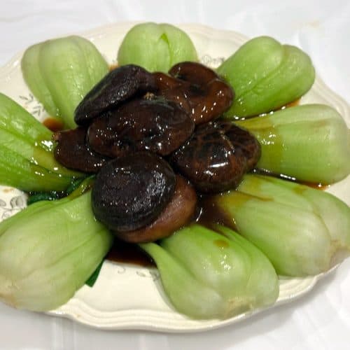 Braised mushrooms and pakchoy