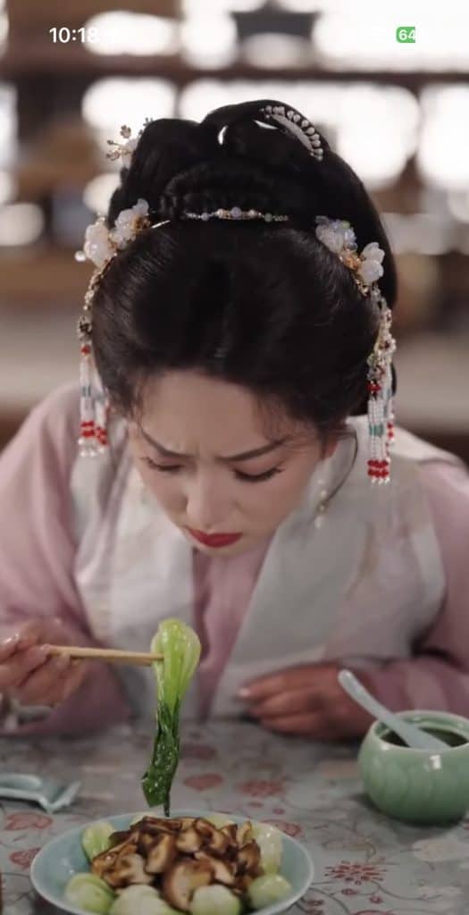 Braised mushrooms with pak choy as seen on Chinese Dramas