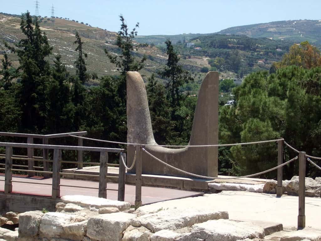 Double horns of Knossos, Crete